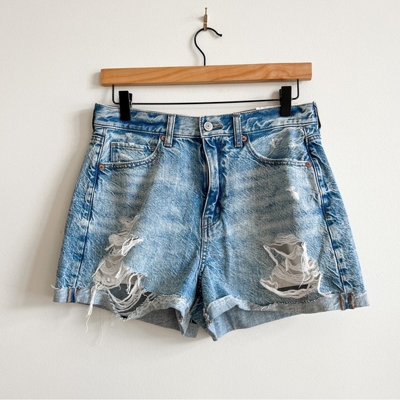 🏷️ SOLD • AMERICAN EAGLE • Denim Mom Shorts in Medium Destroy • 8 - Picture 5 of 13
